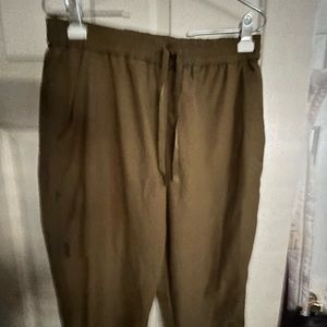* New Bass Outdoor Joggers SZ Medium Military Green *